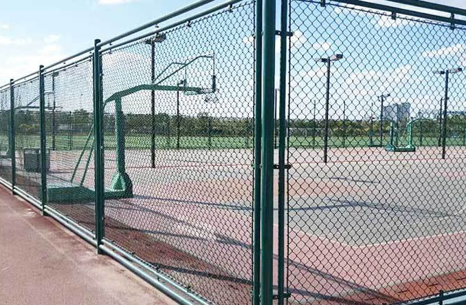 1740969399813450.jpg 大庆球场围网.jpg