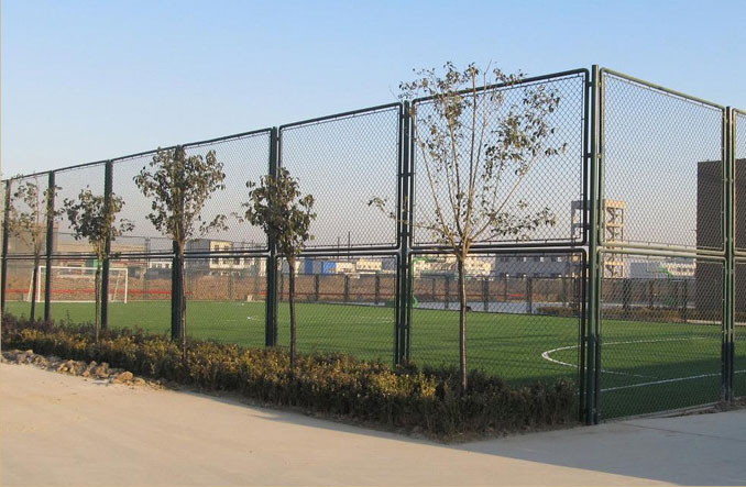 1740970295680162.jpg 球场围网.jpg