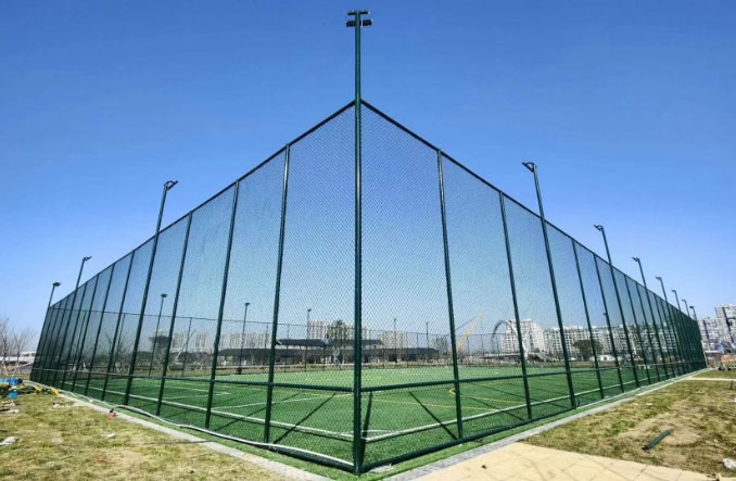 1740983471122052.jpg 大庆球场围网.jpg